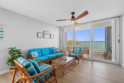 Sardinera Apartamento | Waterfront Property Balcony Marina Shared Pool