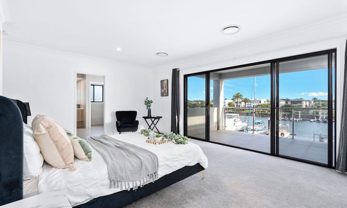 Gold Coast Casa | Waterfront relaxing stay