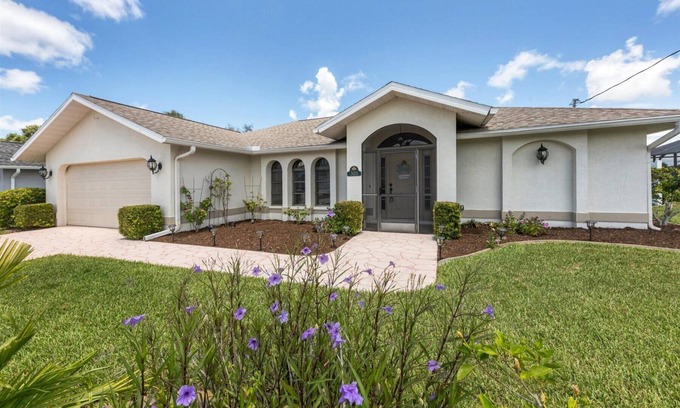 Pebble Beach Casa | Waterfront Rotonda pool home - 305 Rotonda Circle