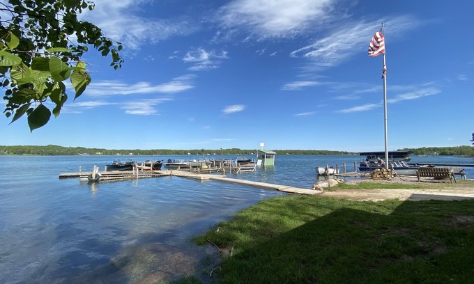 Barbeau Alquiler De RV | Waterfront RV site A Full Hook-up with Dock