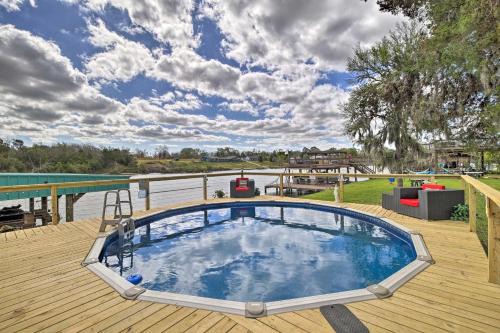 Barrett Casa | Waterfront San Jacinto River Home with Boat Slip!