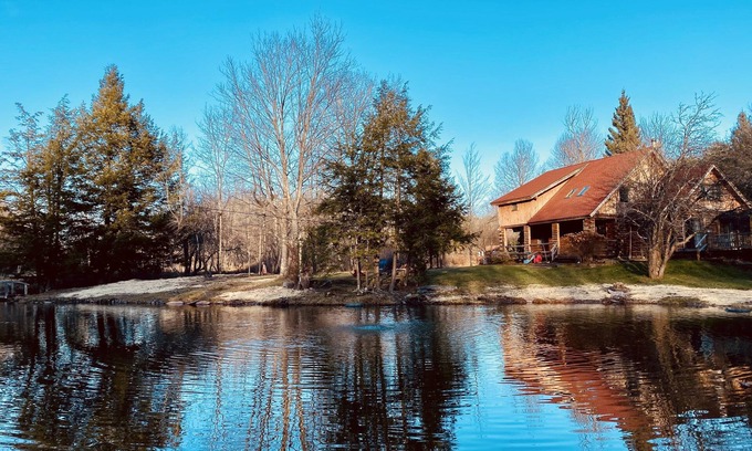 Windham Cabina | Waterfront aislado log-w w / sauna, juegos, más, minutos a la ciudad y actividades