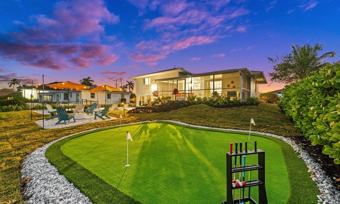 Marco Island Villa | Frente al Mar, Jacuzzi, Kayaks, Sauna, Piscina Climatizada, Minigolf, Fogata