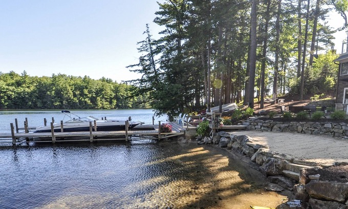 Meredith Casa | Waterfront Spacious 7-bedroom house with AC, WiFi in pleasant Meredith