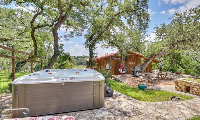 Spicewood Casa | Waterfront Spicewood Home: Deck, Fire Pit & Grill
