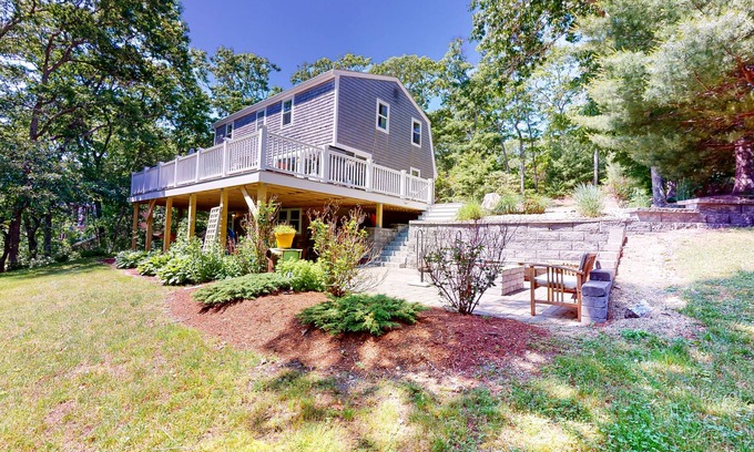 West Wareham Casa | Waterfront stay with private beach access, dock & water toys - year-round home