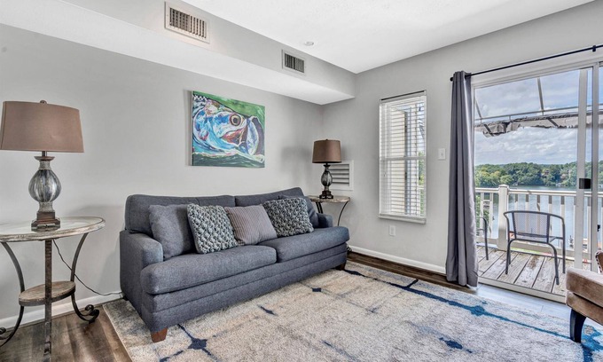 North Shore Condominio | Waterfront Striper’s Landing condo with views, pool & boat launch - near dining