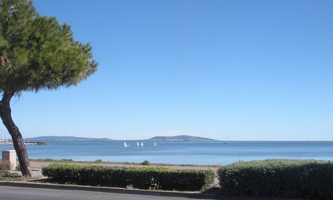 Marseillan Apartamento | Estudio frente al mar con bañera de hidromasaje y estacionamiento seguro, ideal para parejas (se admiten perros)
