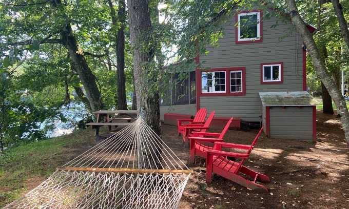 Lake Luzerne Cabina | Waterfront Tamarack Cabin near Saratoga, Lake George