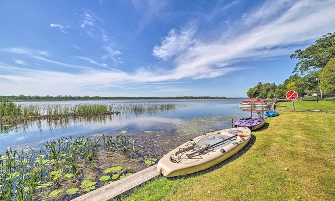 Tawas City Casa | Waterfront Tawas Lake Retreat w/ Fire Pit!