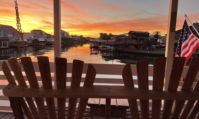Jamaica Beach Casa | Waterfront - The Blue Heron House