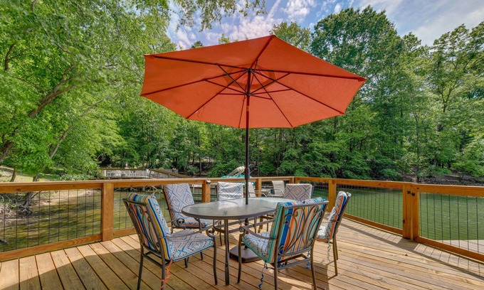 Troutman Casa | Waterfront Troutman Vacation Rental on Lake Norman