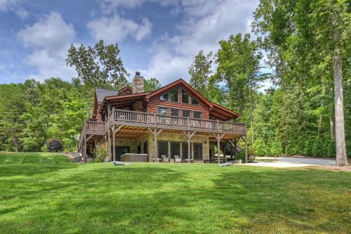 Lake Norman of Catawba Casa | Waterfront 1-Acre Private Dock Hot Tub Firepit Bankhead Lodge by AvantStay