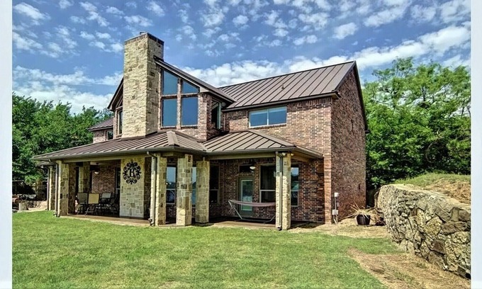 Graham Cabina | Waterfront Cabin with Private Dock - Incredible Location