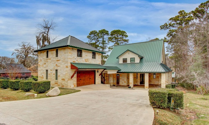 Onalaska Casa | Waterfront Vacation Get Away