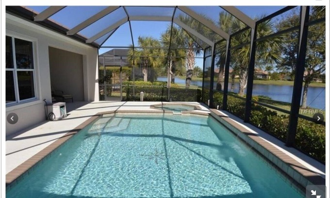 Riverwood Condominio | Opinión de la costa con piscina privada en Gated Golf Community