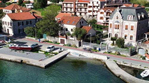 Kotor Villa | Waterfront Villa Magnolia