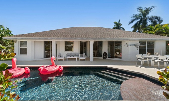 Central Naples Casa | Waterfront w/Pool & Patio - Close to Everything