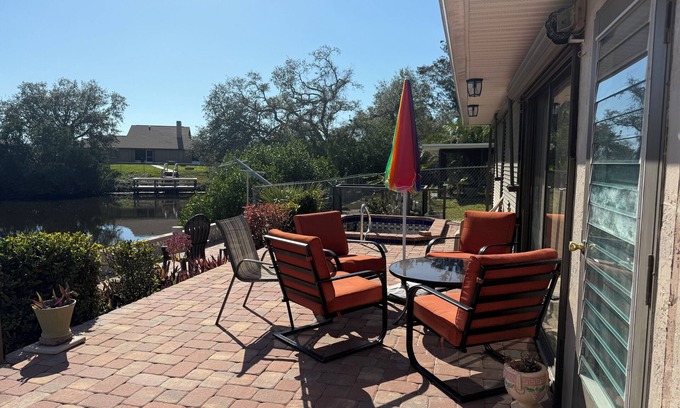 Warm Mineral Springs Apartamento | WATERFRONT WARM MINERAL SPRINGS GETAWAY