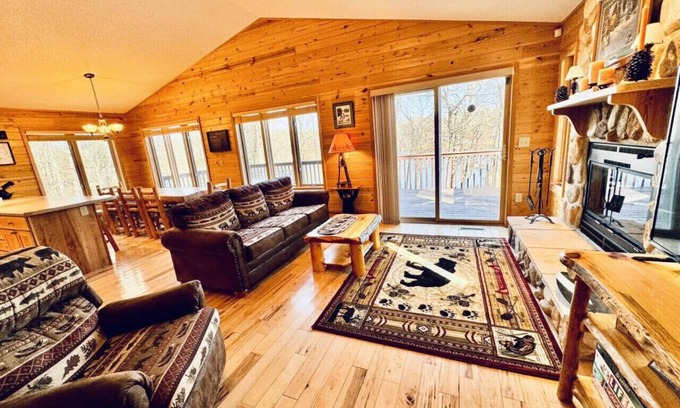 Webb Lake Casa | Waterfront Webb Lake UTV Snowmobile from your door