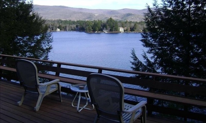 Moultonborough Casa | Waterfront Winnipesaukee Lake House con muelle, cubierta y vistas