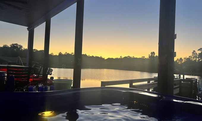 Chapin Casa | WATERFRONT with private dock in Chapin! Optional pontoon rental!