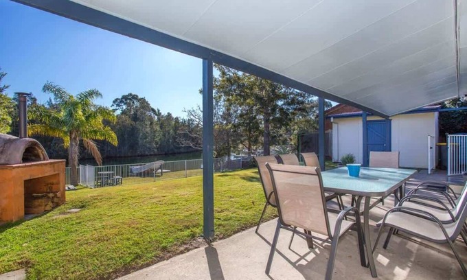 Lake Conjola Casa | Waterfront Wonder - 77 Lake Entrance Rd