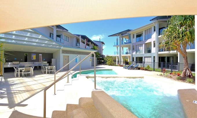 Agnes Water Apartamento | Waterline, Direct Poolside access