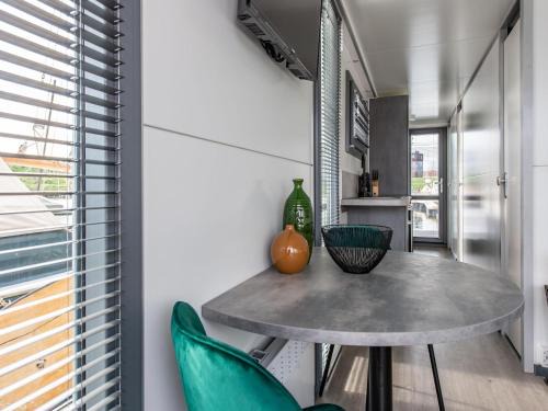 Kamperland Alquiler De Eote | Waterlodge in Kamperland by Veerse Meer, cleaning included