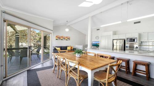 Terrigal Casa | Watermark #17 Pool In Complex Accom Holidays