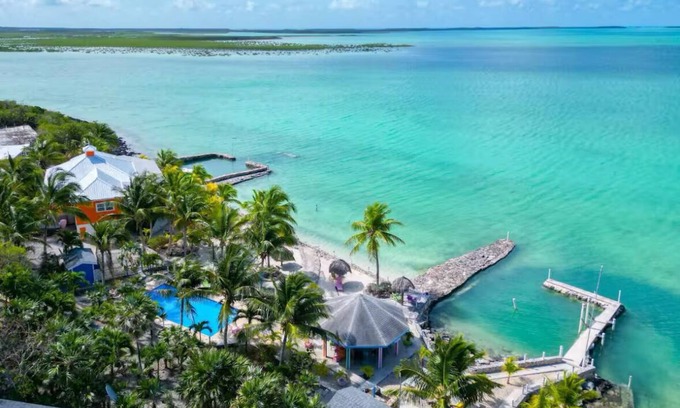 Great Exuma Casa | Waters Edge at The Cays
