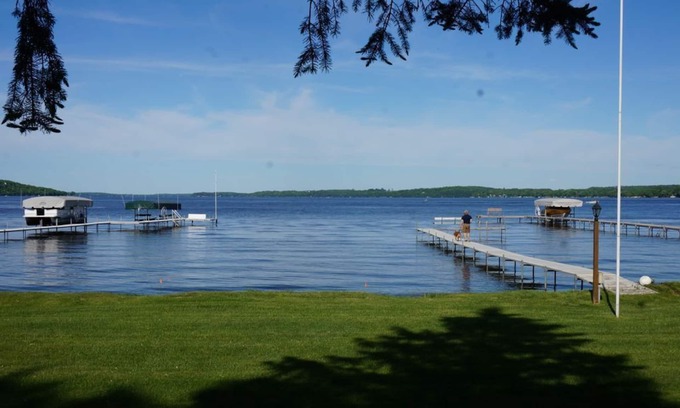 Markesan Cabina | Waters Edge Green Lake