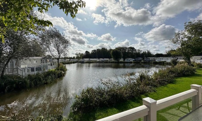South Cerney Casa | Waters Edge, Hoburne Cotswolds