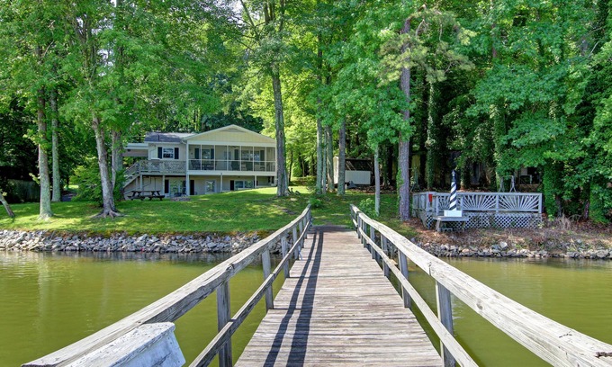 Troutman Casa | Waters Edge II - LLAME SOBRE DESCUENTOS PARA LAS SEMANAS RESTANTES DE VERANO