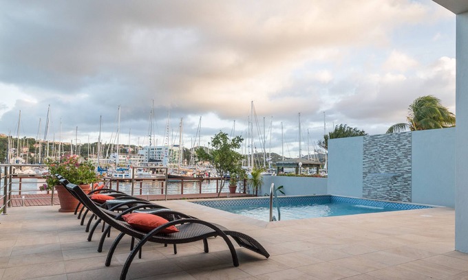Rodney Bay Villa | Waters Edge Luxury Villas de Bay Gardens Resorts - ¡Desayuno incluido!