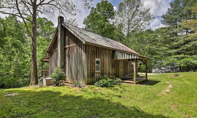 Taswell Cabina | Waters Edge Retreat w/ Deck on Patoka Lake!