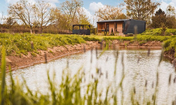 Donyatt Casa | Waters Edge - Uk44426