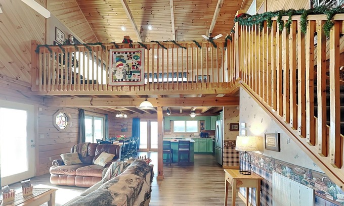 Dandridge Cabina | Waters Edge