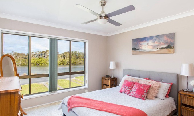Tuncurry Casa | Waterfront 43 Point Road