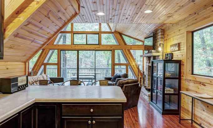 Wright City Chalet De Esquí | 1760 Waterside Cottage por Sarah Bernard!