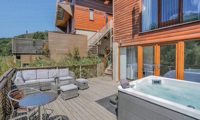 Rastrick Cabaña | Waterside Lodge Fourteen - UK36707