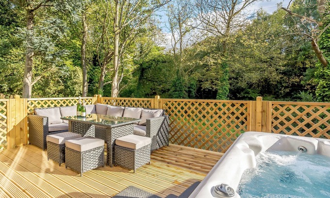 Rastrick Cabaña | Waterside Lodge One - UK33351