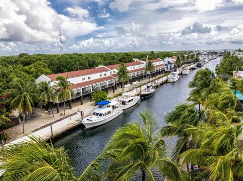 Key Largo Hotel | Waterside Suites and Marina