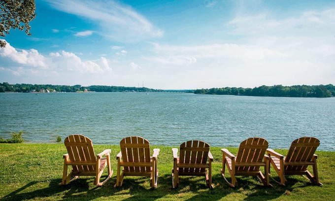 Steele Creek Cabina | Waterview Family Style Two Bedroom Cabin #9 at Long Cove Resort by Redawning