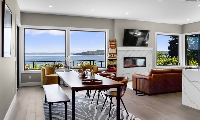 Tacoma Casa | Waterview Oasis 5 Bedroom 4 Bath