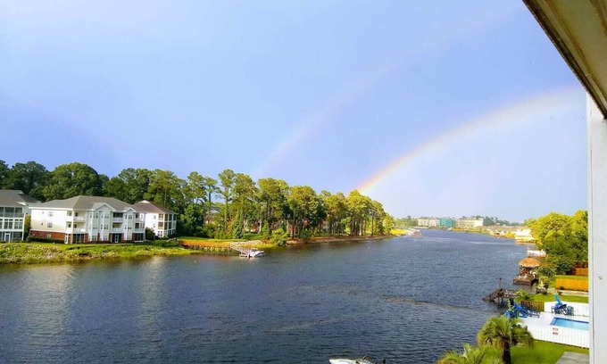 Socastee Condominio | WATERWAY FRONT 2BR 2BA FURN CONDO 90-365 NIGHTS POOL DOCK BOAT RAMP Aug 31 avail