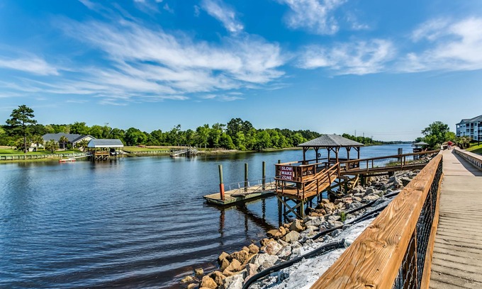 Little River Condominio | Waterway views, beautiful sunsets, pools, hot tubs, balcony, grilling & beaches