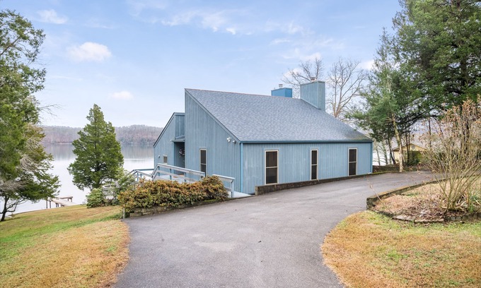 Spring City Casa | Watts Bar Lake House