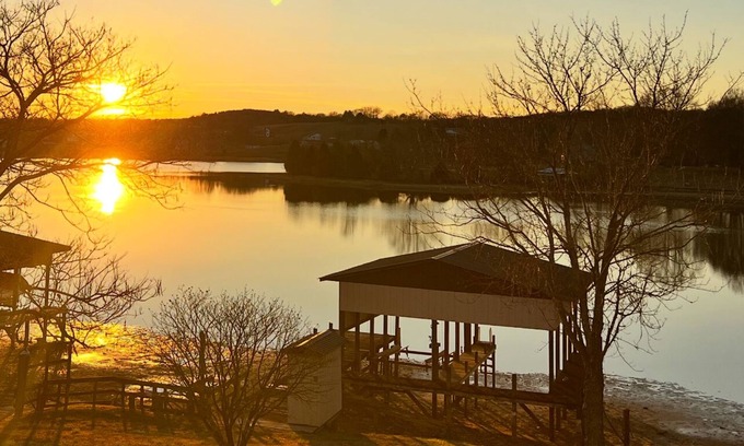 Spring City Casa | Watts Bar Lake Retreat Private Dock, Boat Ramp & Stunning Views!