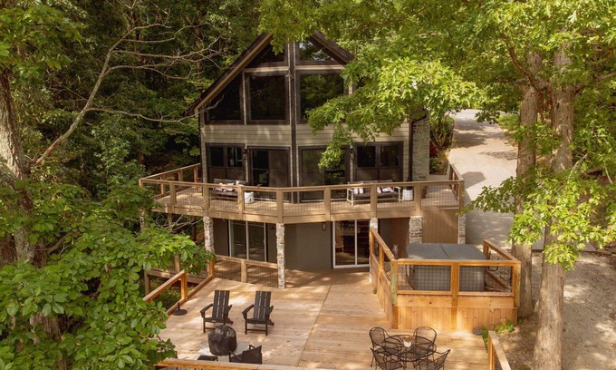 Spring City Casa | Watts Bar Lake-Waterfront Home